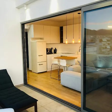 Amazing At Glyfada With Sea View & Jacuzzi Athen