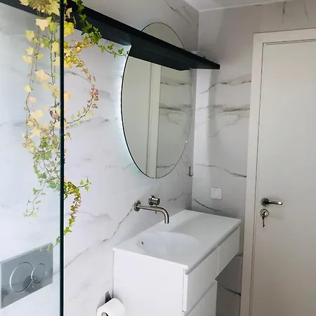Apartment Amazing At Glyfada With Sea View & Jacuzzi